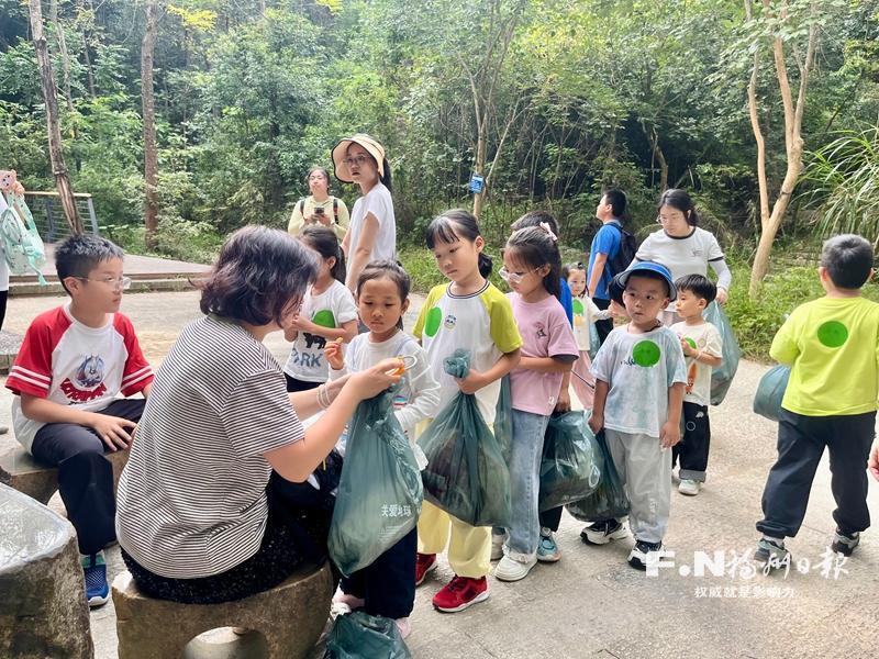 用行动守护绿水青山 榕城掀起“净山”潮