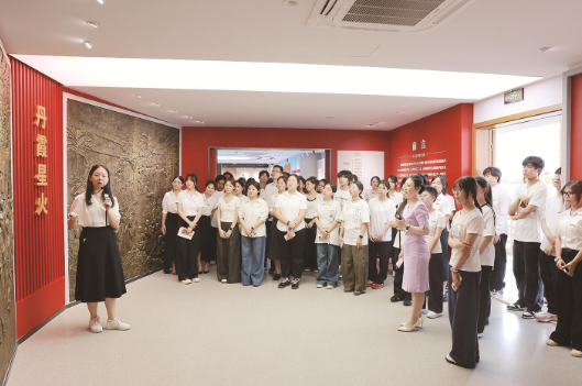 漳城院校史馆有了讲解员