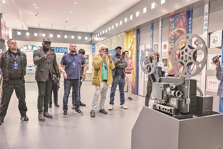 微短剧出海：融入当地语境，才能走得更远